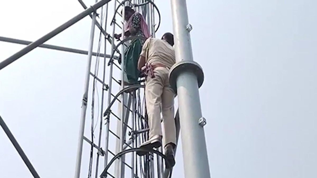 '...बस पति से मिलवा दो', लव मैरिज के बाद बढ़ी दूरियां तो टाव