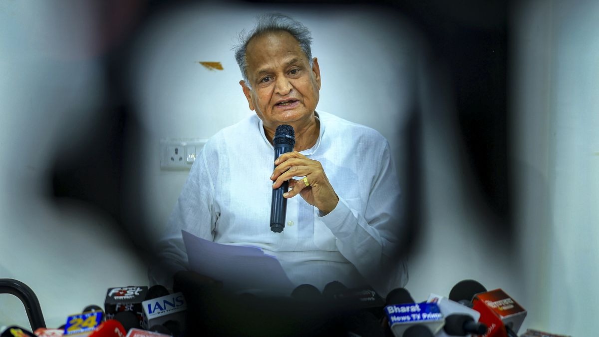 अशोक गहलोत नहीं बनना चाहते ‘सिद्धारमैया’, एक बयान से कई निशा
