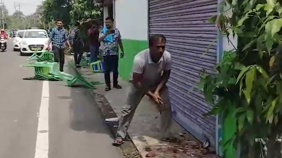 उधर नेपाल बॉर्डर पर जहांगीर खान की गिरफ्तारी, इधर लोगों ने त