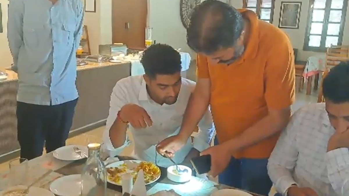सरिस्का रिसोर्ट विवाद, कीड़ों के बीच 1 लाख की मांग का आरोप