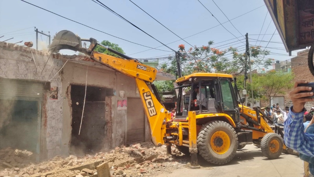 सूर्या हत्याकांड के बाद एक्शन में प्रशासन, 14 दुकानों पर चला