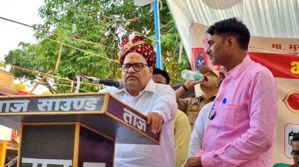 'जो योगी-मोदी के खिलाफ जाएगा, उसे खामियाजा भुगतना पड़ेगा'