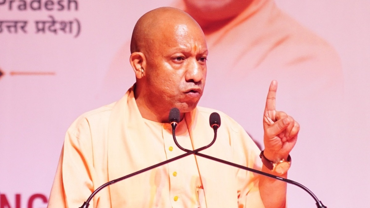 मुस्लिम बनवाने वालों पर योगी सख्त, जानें ऐसे लोगों