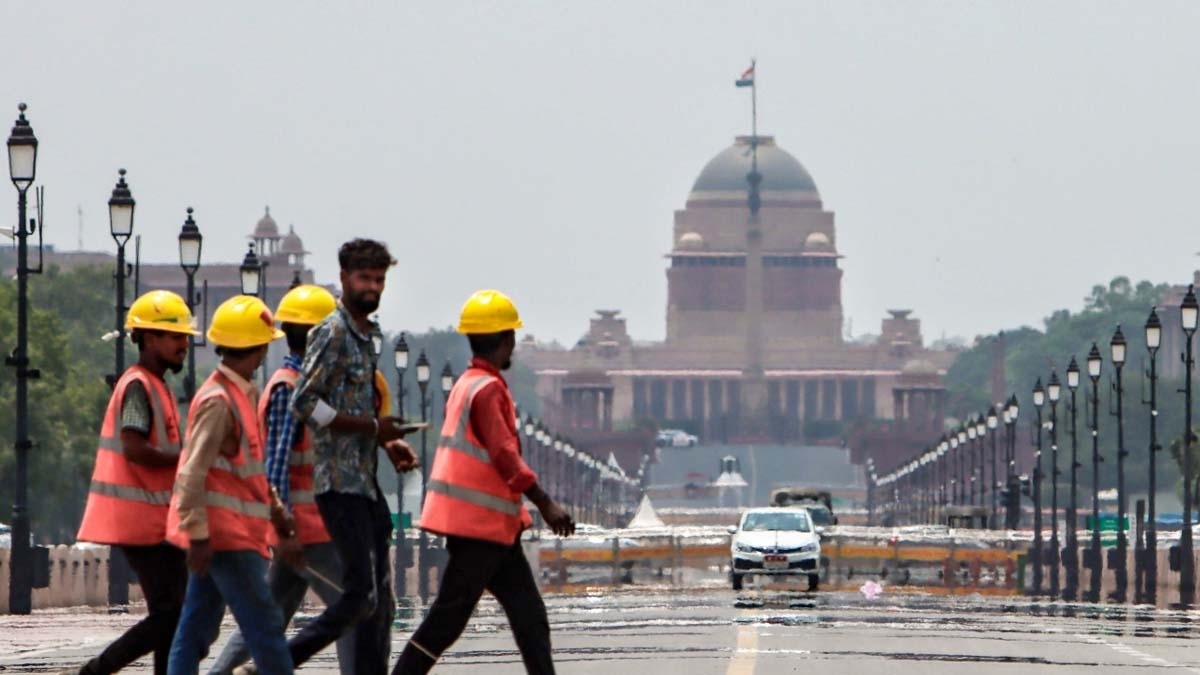 Delhi Weather: दिल्ली-NCR से मॉनसून अभी दूर, गर्मी के बीच मौ