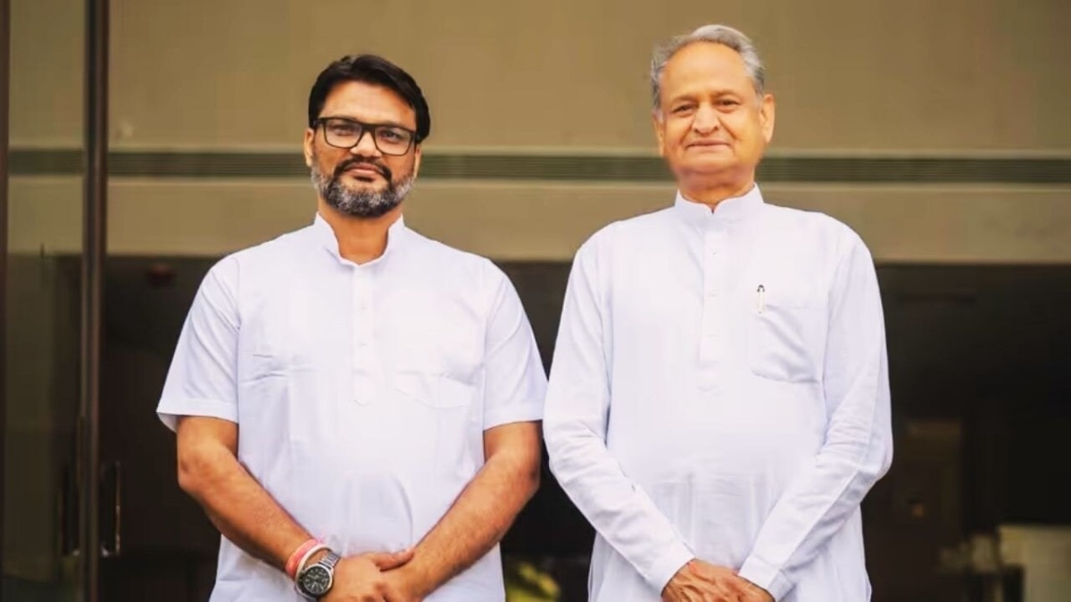 'फॉरगिव एंड फॉरगेट' पर घिरे गहलोत, पूर्व OSD ने खोला मोर्चा