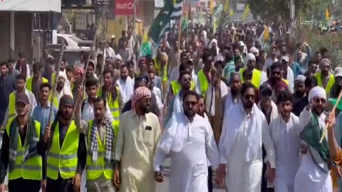 PAK सेना के खिलाफ PoK में उबाल! 'जालिमों जवाब दो, 