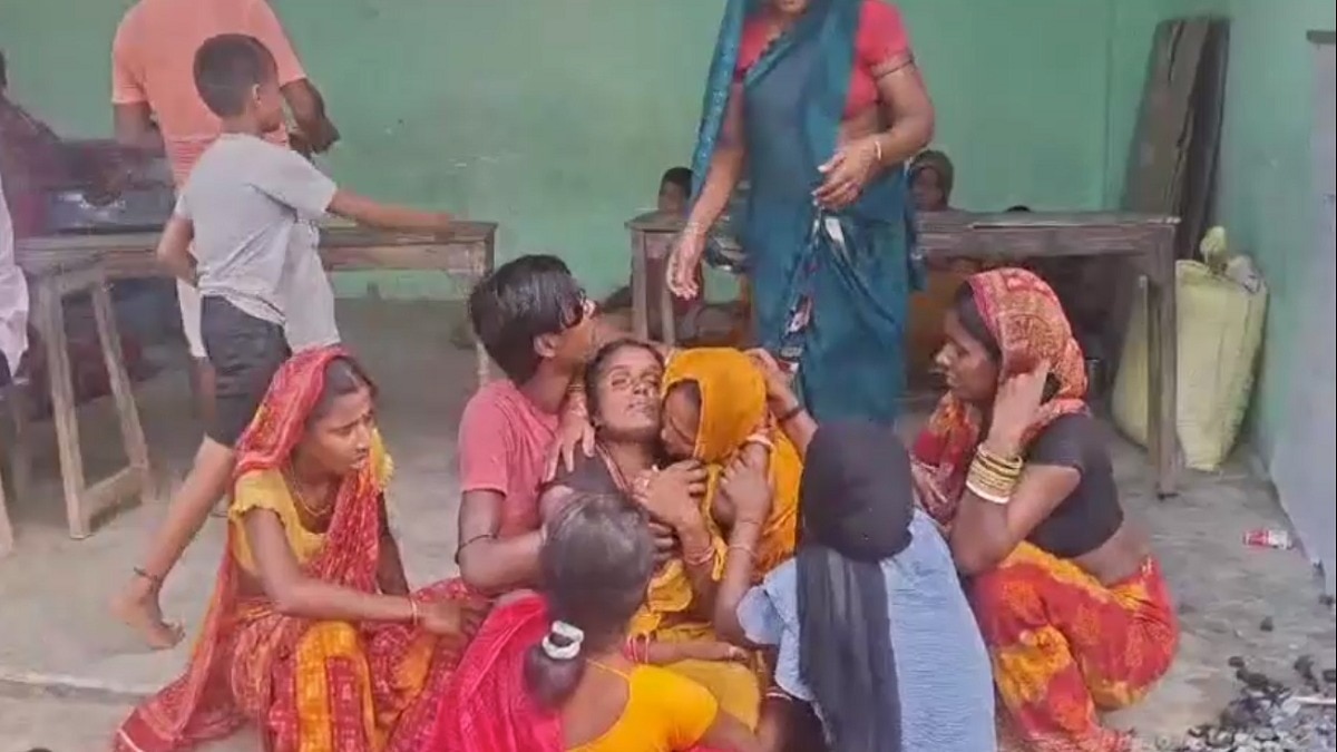 हॉस्टल संचालक की पत्नी और टीचर कर रहे थे गंदा काम,