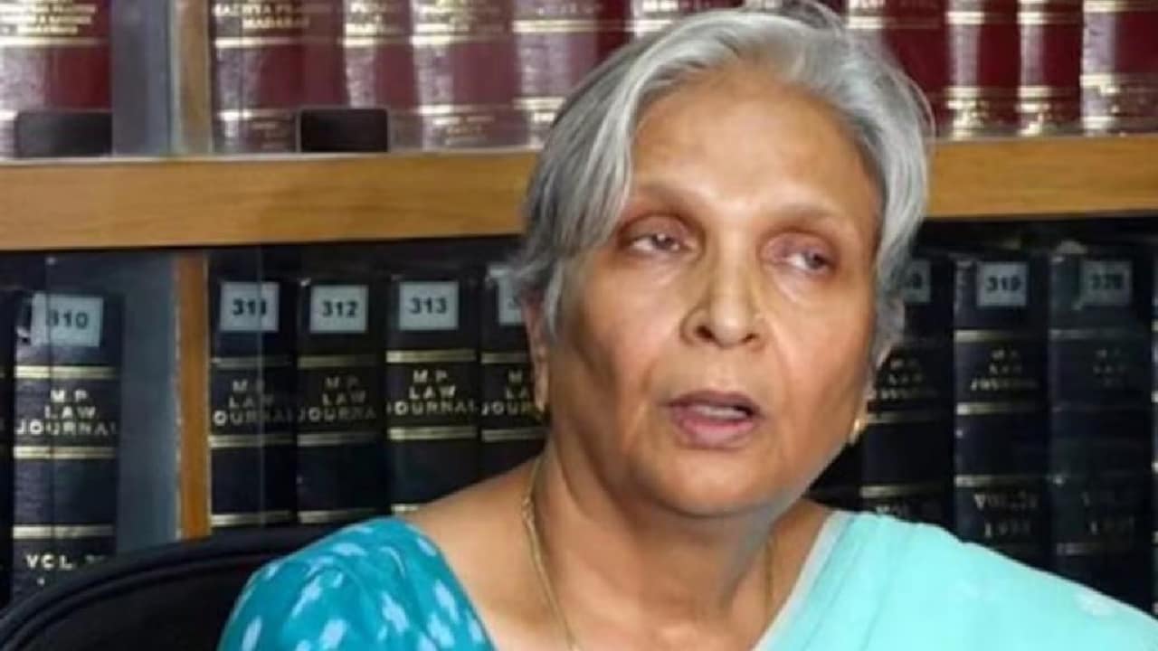 Twisha Case: जेेले में 'द प्रेग्नेंट किंग' पढ़ रहीं पूर्व जज गिरिबाला सिंह