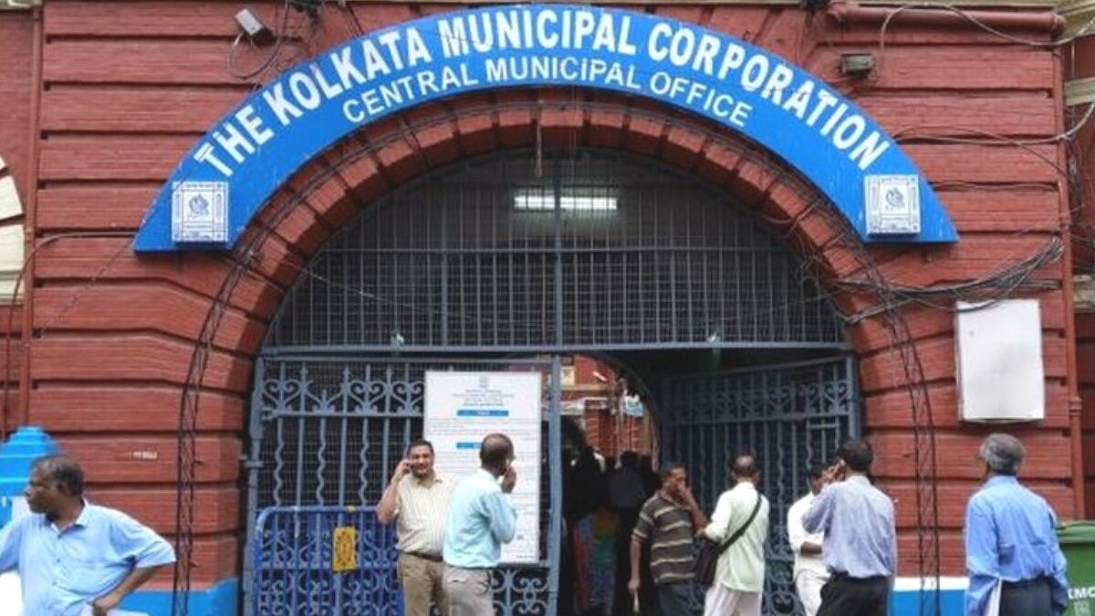 एक्शन में कोलकाता नगर निगम. (File photo: ITG)