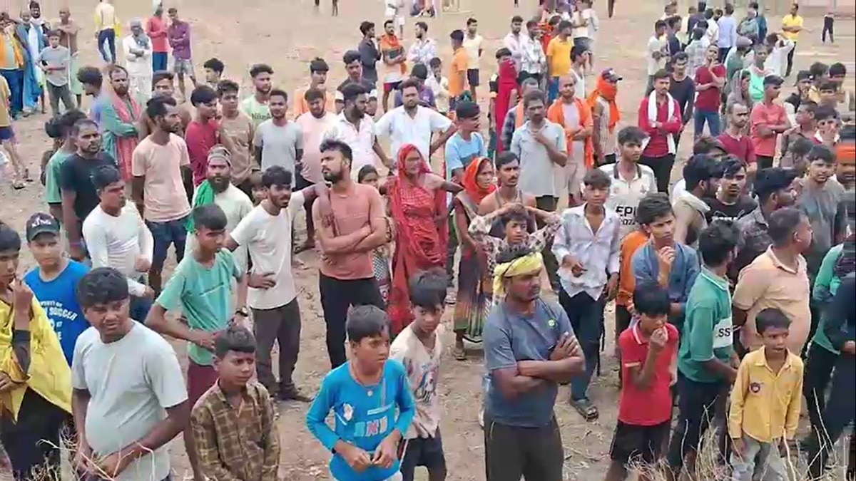 कैमूर में युवक की हत्या से सनसनी. (Photo: Screengrabs)