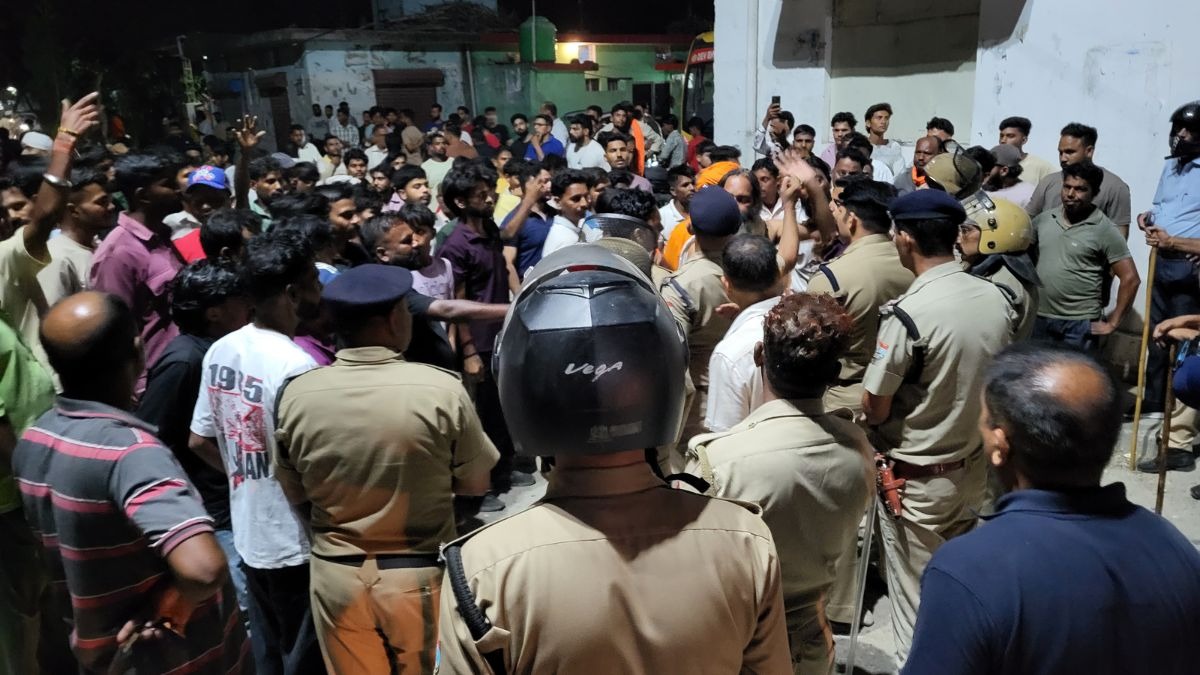 समुदाय विशेष के लोगों ने घेरकर युवक से की थी मारपीट. (Photo: ITG)