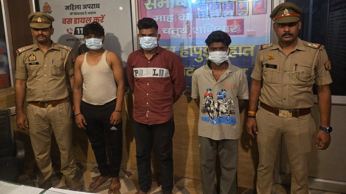 पुलिस गिरफ्त में पिटाई करने वाले आरोपी. (Photo: ITG)