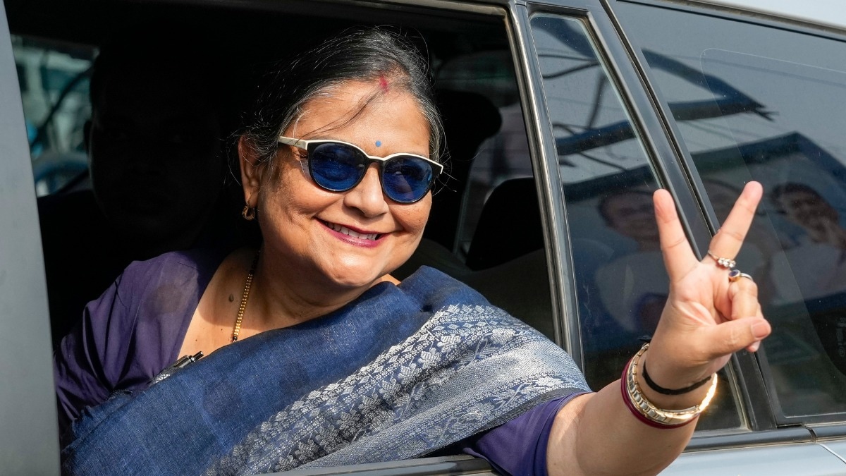 ममता बनर्जी को बड़ा झटका... काकोली घोष बोलीं- 22 TMC सांसद कल स्पीकर से करेंगे अलग गुट की मांग - tmc rebel mps kakoli ghosh dastidar lok sabha speaker separate bloc mamata