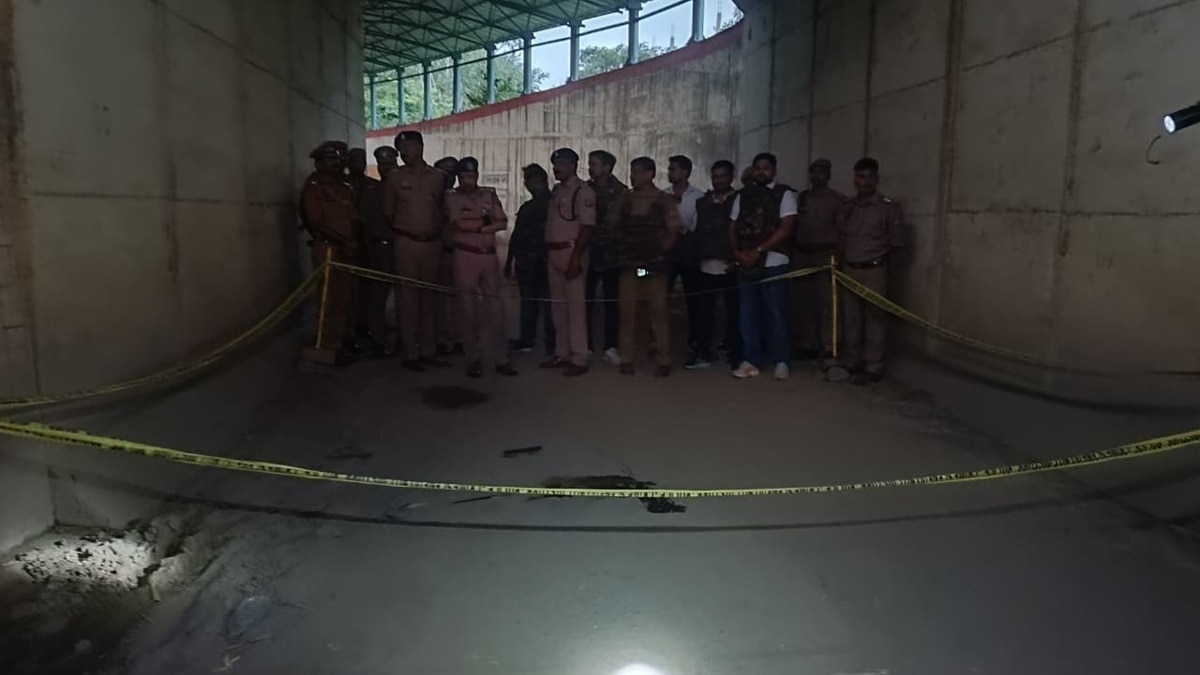 उन्नाव: साधु हत्याकांड का आरोपी एनकाउंटर में ढेर, साउंड सिस्टम बजाने पर किया मर्डर