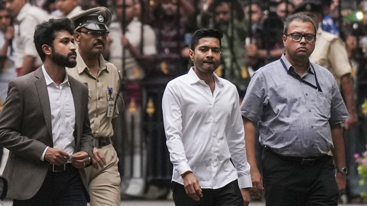 फर्जी हस्ताक्षर केस में CID ने अभिषेक बनर्जी से 8 घंटे तक की थी पूछताछ. (Photo: PTI)