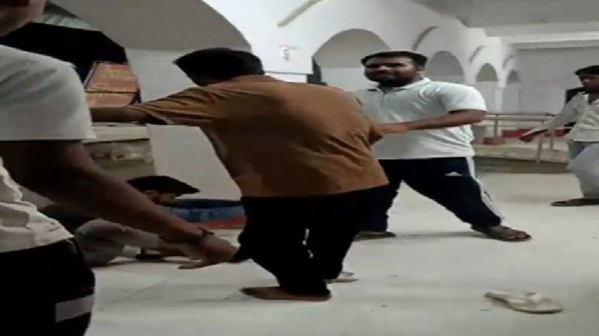 तत्काल टिकट को लेकर बवाल, दलालों ने युवक को पीटा...सिपाही को काटकर भागे