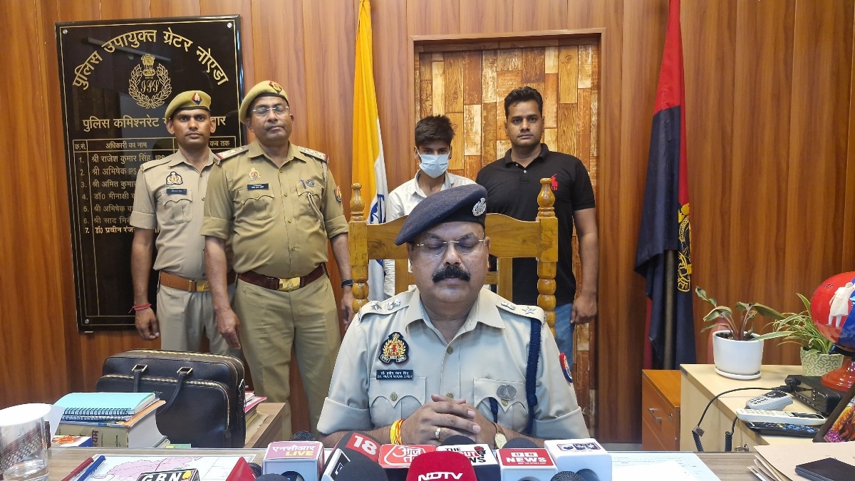 हत्या के आरोपी को पुलिस ने गिरफ्तार किया. (Photo: Arun Tyagi/ITG)