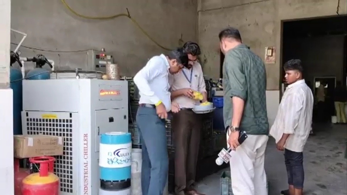 मेहसाणा में खाद्य विभाग की बड़ी कार्रवाई. (Photo: Screengrabs)