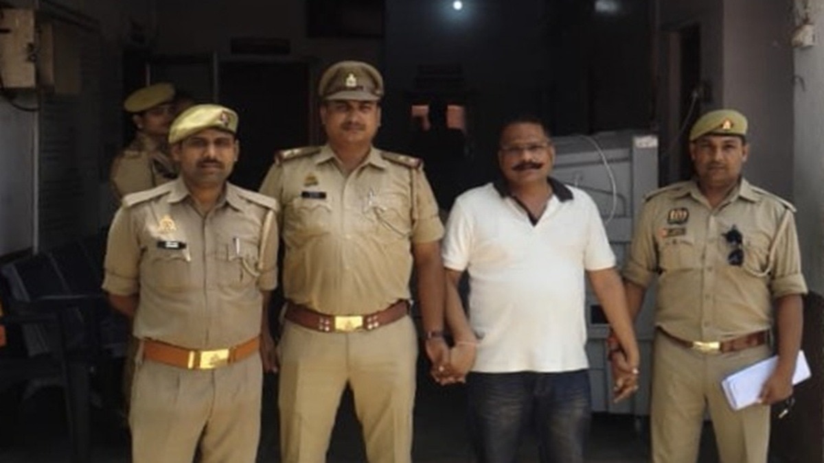 रौब झाड़ रहा फर्जी IPS पहुंचा हवालात (Photo: itg)