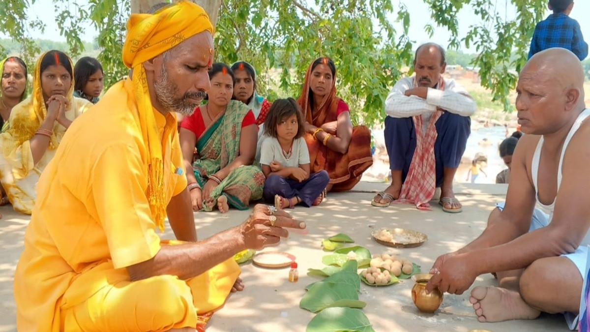 पिता ने कर दिया जिंदा बेटी का पिंडदान (Photo: itg)