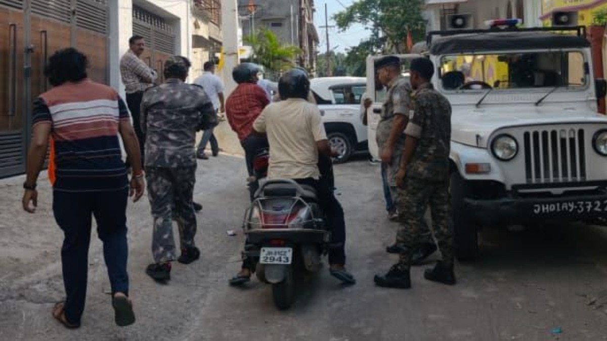 RSS दफ्तर के आसपास सुरक्षा बढ़ी दी गई है. (Photo- ITGD)