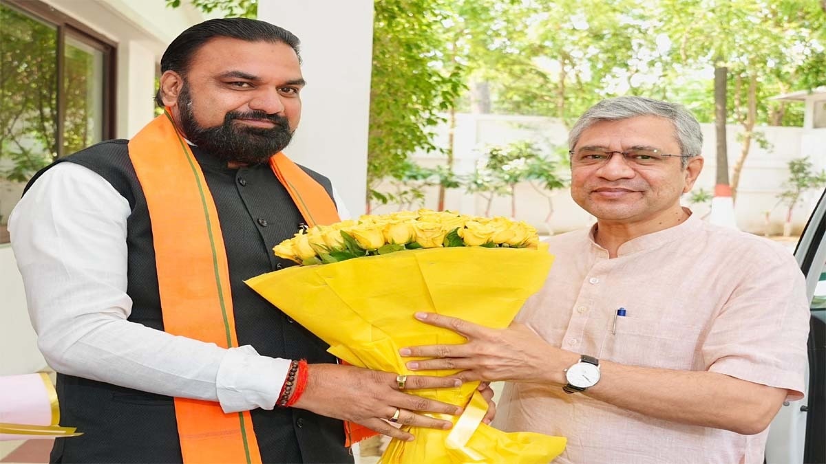छपरा-दिल्ली एक्सप्रेस लॉन्च, पटना स्टेशन का विस्तार, बिहार को रेलवे की सौगात