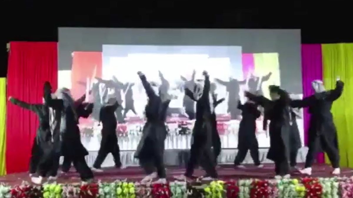 पुलिस ने स्कूल के अध्यक्ष, मुख्य अध्यापक, टीचर और प्रोग्राम की एंकर के खिलाफ दर्ज किया केस. (Photo: Screengrab)