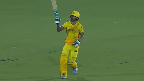 इस बुजुर्ग खिलाड़ी ने T20 में शतक रच बनाया महारिकॉर्ड, निकले सबसे आगे