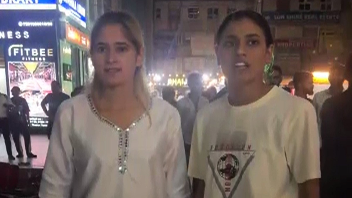 6a3520d4aeac5-video-of-haryanvi-dancer-abusing-goes-19582344-16x9.jpg
