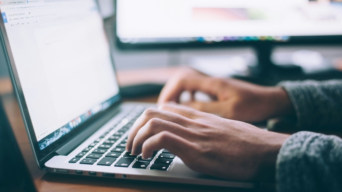 cPanel और WHM को लेकर जरूरी अलर्ट दिया है. (Photo: Unsplash)