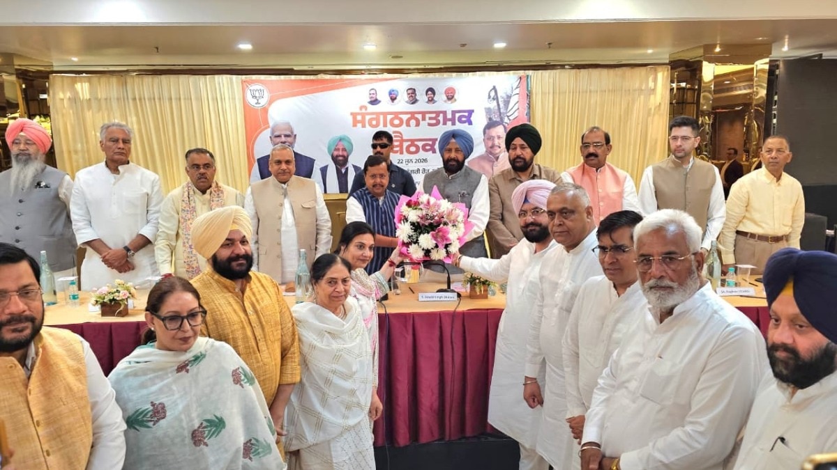 बीजेपी की बैठक में हिस्सा लेने पंजाब पहुंचे राघव चड्ढा. (photo: ITG)