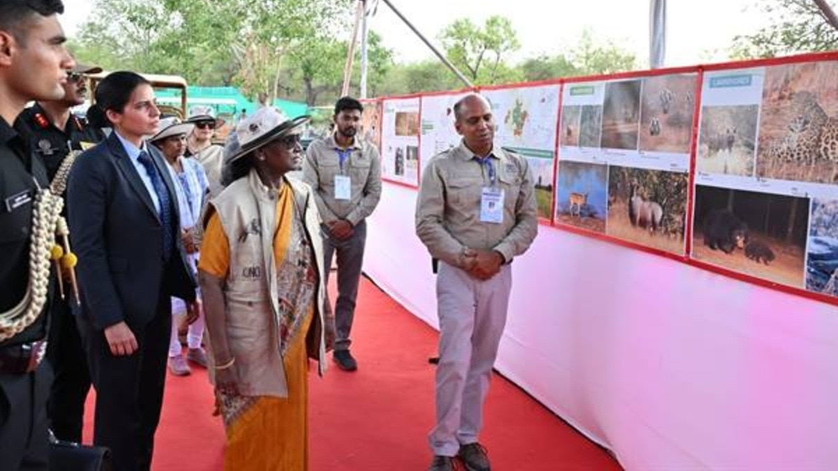 राष्ट्रपति ने किया चीता कमांड कंट्रोल सेंटर का भ्रमण.(Photo:ITG)