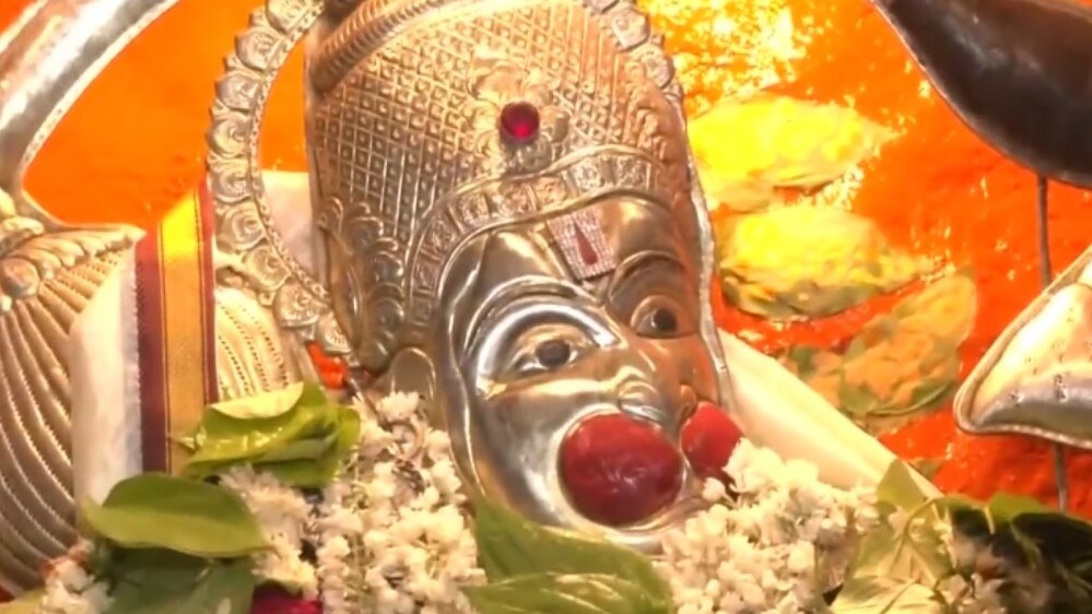 आमतौर पर मंगलवार और शनिवार को हनुमान जी की पूजा का विशेष महत्व बताया जाता है. (Photo: ITG)
