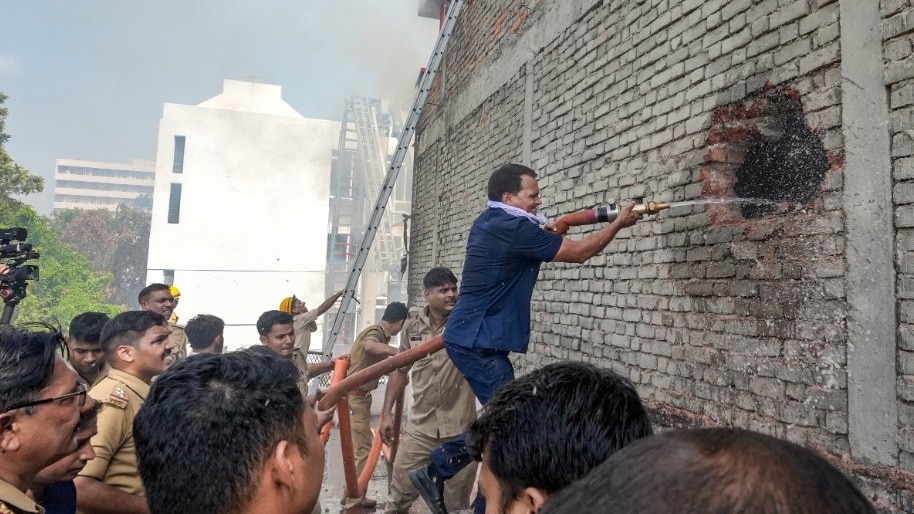 Aliganj Fire Lucknow