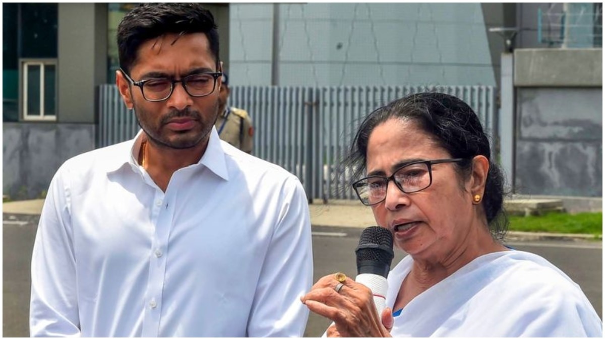 लिस्ट में ममता बनर्जी को ही पार्टी का नेता बताया गया है. (Photo: PTI)