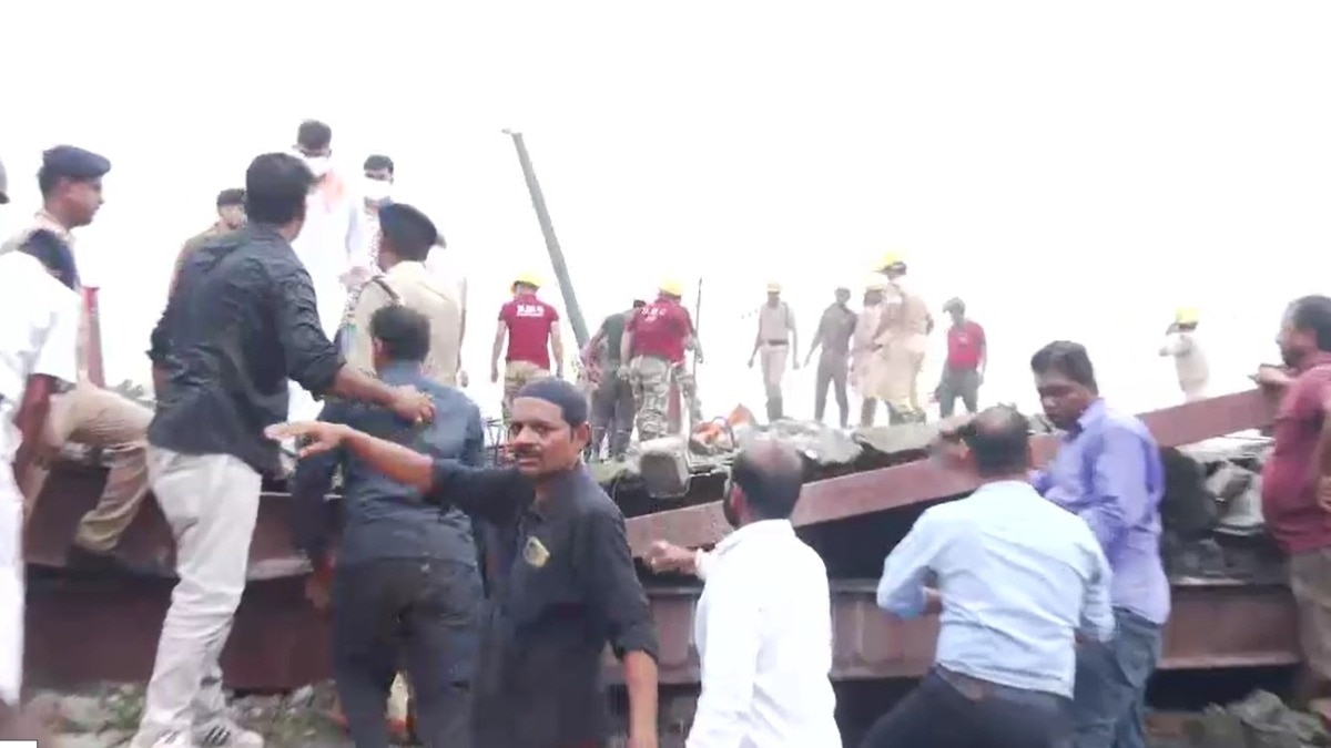 कोलकाता में निर्माणाधीन गोदाम ढहा. (photo: ITG)