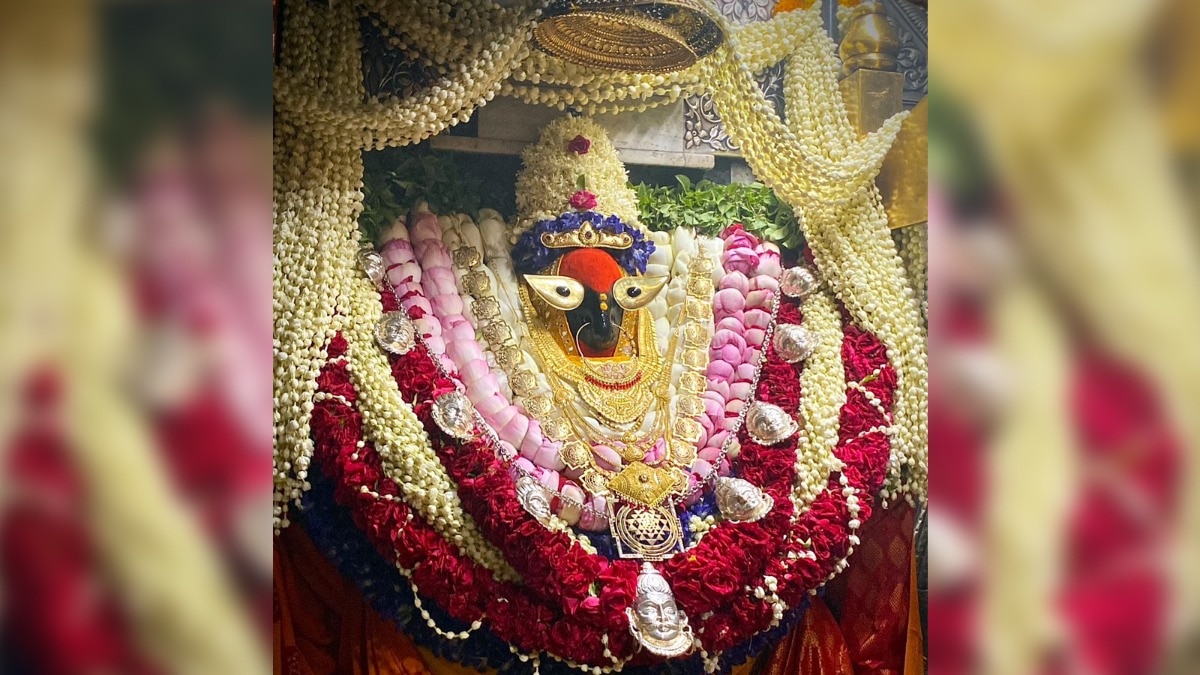 विंध्याचल धाम में चढ़ने वाले सोना-चांदी के आभूषणों को लेकर सवाल उठे हैं (Photo: ITG)