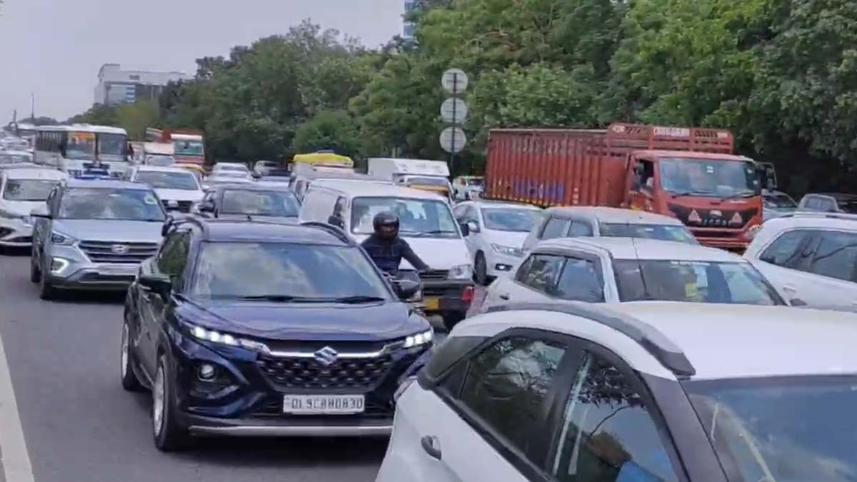 Traffic Jam in Gurugram after road accident on Delhi-Jaipur Highway (NH-48)