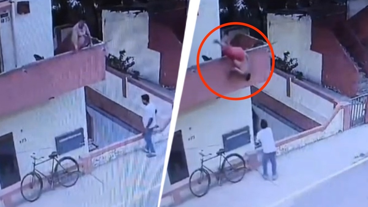 घर की बालकनी से नीचे गिरा शख्स. (Photo: Screengrab)