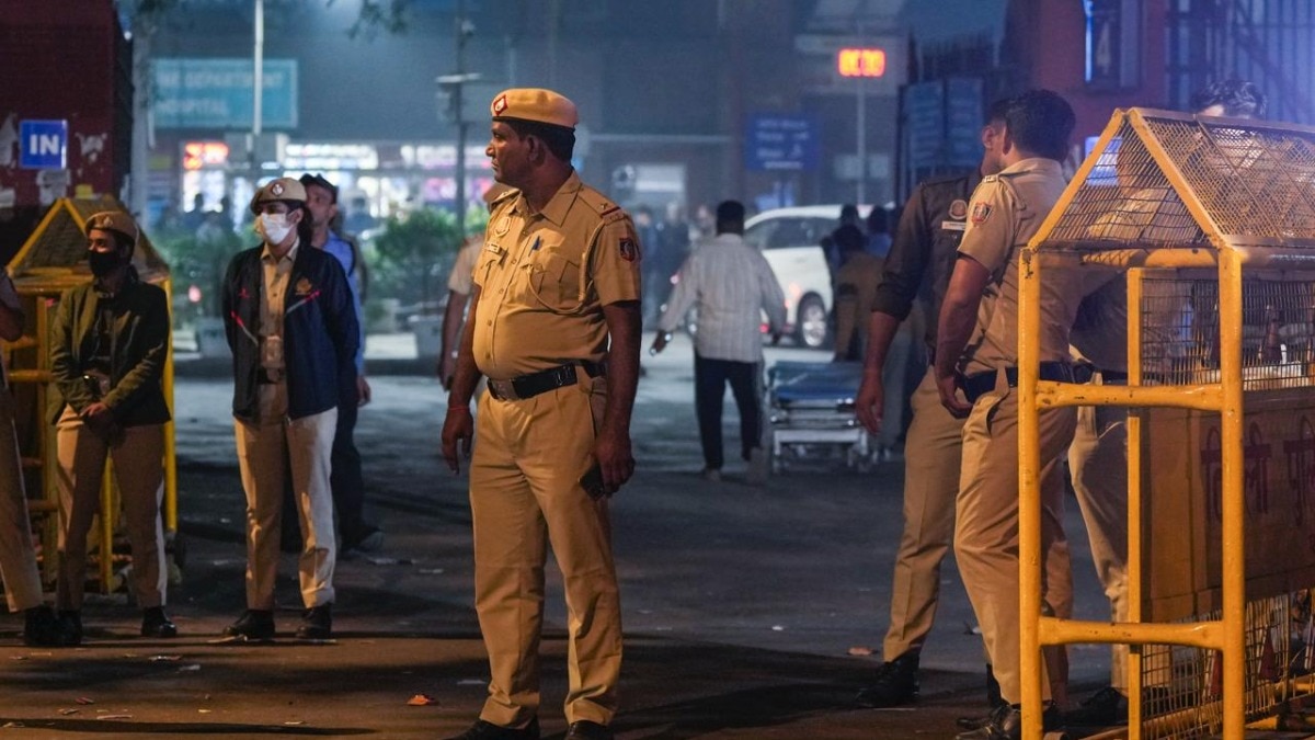 दोनों राज्यों में धार्मिक स्थलों, सरकारी दफ्तरों, रेलवे स्टेशनों की सुरक्षा बढ़ा दी गई है. File Photo