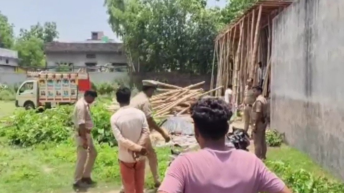 बस्ती में युवक की हत्या से सनसनी. (Photo: Screengrabs)