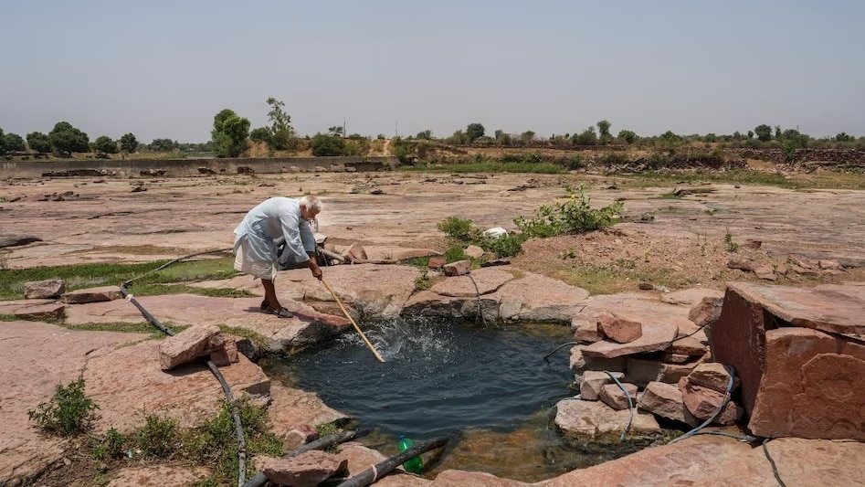 जून में मानसून की रफ्तार थमने से देश के कई हिस्सों में सामान्य से काफी कम बारिश दर्ज की गई (Photo: PTI)