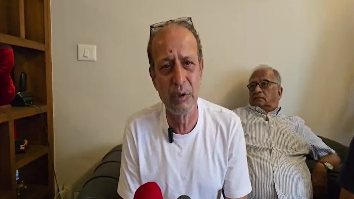 सार्थक के पिता. (photo: Screengrabs)