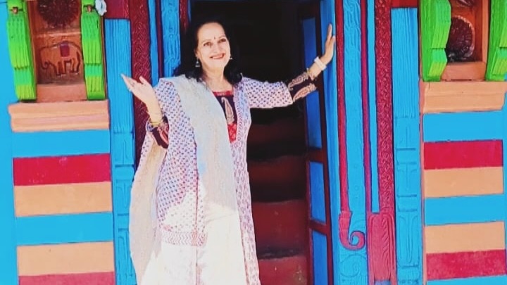 एक्ट्रेस ने दिखाया अपना पुश्तैनी घर  (Photo: Instagram @shivpurihimani) 