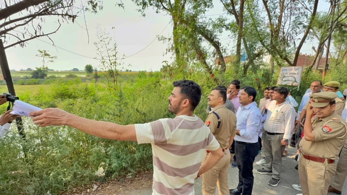 संभल में सरकारी जमीन कब्जा मुक्त कराई गई (Photo- ITG)