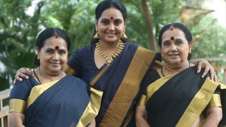 Actress Shruthi Krishna with her mothers (Photo: Instagram @shruthi__krishnaa)