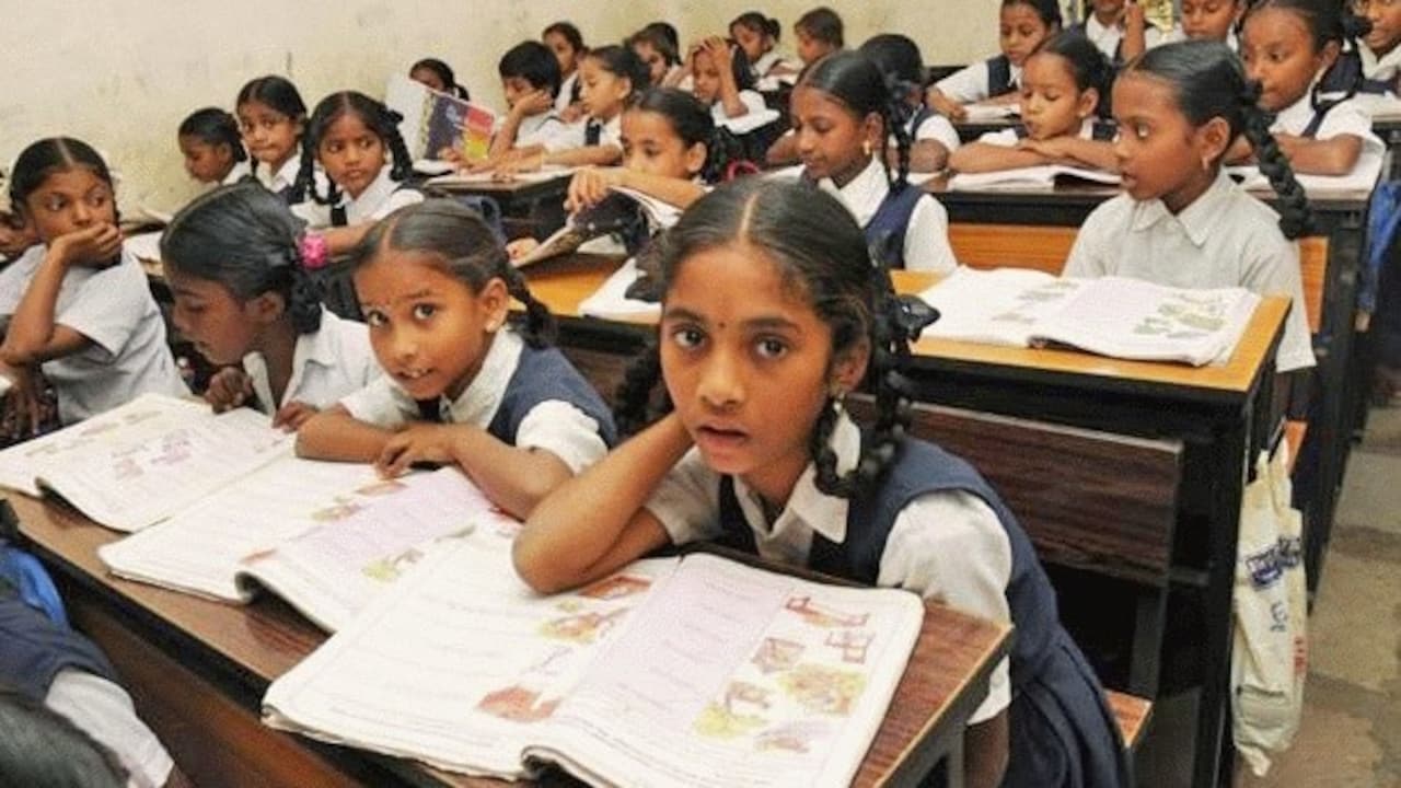 आपका बच्चा 7वीं, 8वीं और 9वीं में है तो क्या है थ्री लैंग्वेज पॉलिसी का नया नियम, समझें