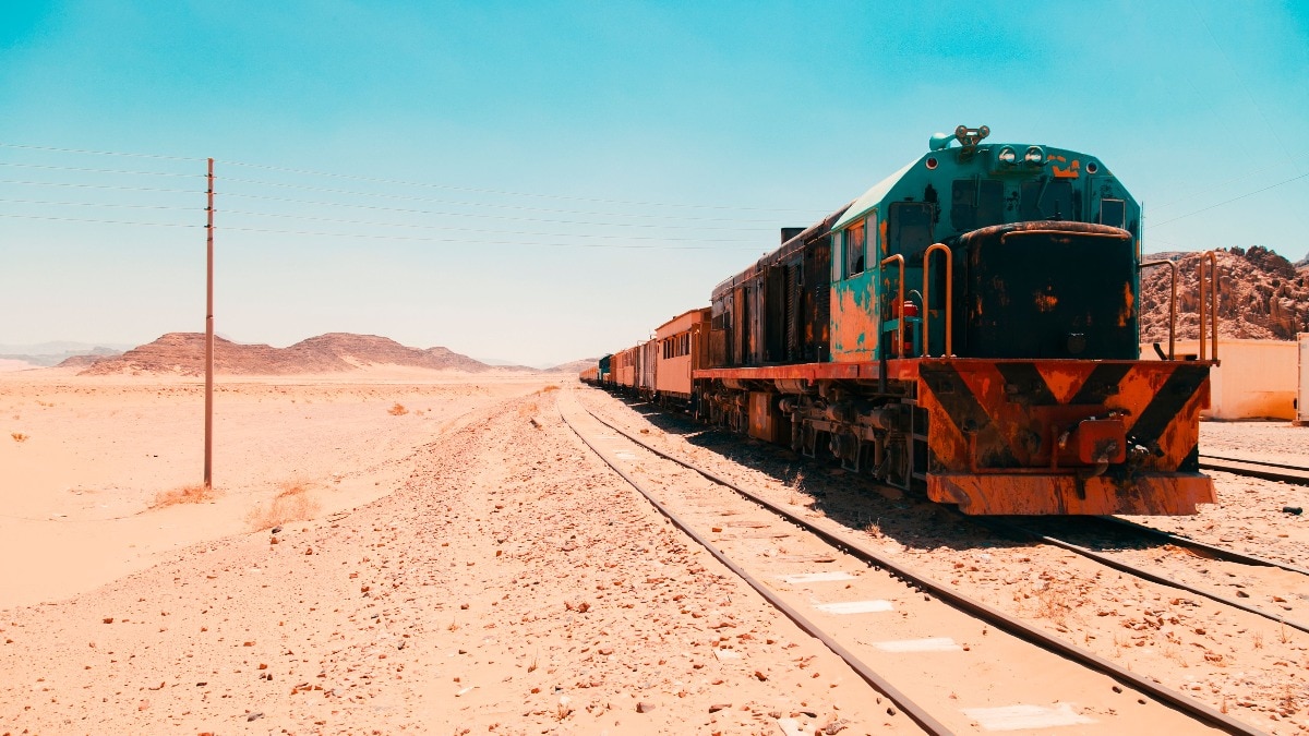 इन अमीर देशों में नहीं चलती है कोई ट्रेन (Photo - Pexels)