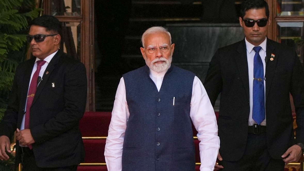 तीन दलों में बगावत के बाद उनके सांसदों ने NDA को समर्थन देने का ऐलान किया है.   (Photo: ITG)