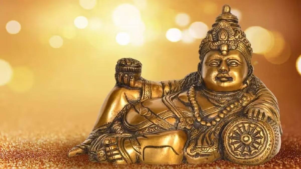 धन से जुड़े दस्तावेज, तिजोरी या लॉकर को घर की दक्षिण-पश्चिम दिशा में रखकर उसका मुख उत्तर दिशा की ओर रखना शुभ माना जाता है. (Photo: ITG)